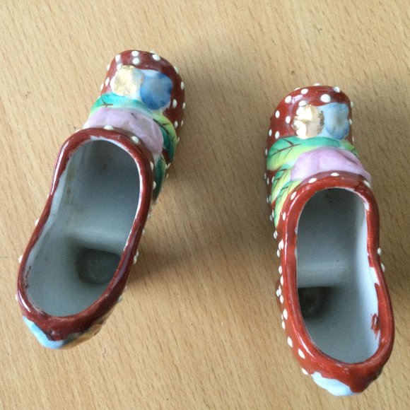 Pair of Vintage Ceramic Polka Dot Shoes Made in Japan high heel flowers mini 2" - Picture 3 of 5